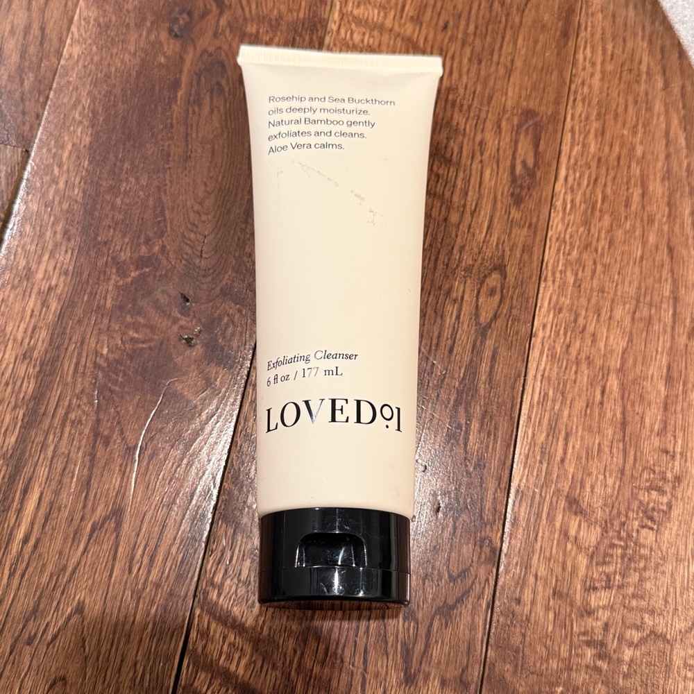 *NEW*6oz*Loved01* Face & Body Exfoliating Cleanser, John Legend Skincare